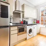Gorgeous Apartment In Trendy Neighbourhood
